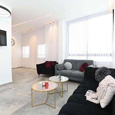 티베리아 Yalarent Promenade Amazing 3Br Apt With Roof Terrace 아파트 외부 사진